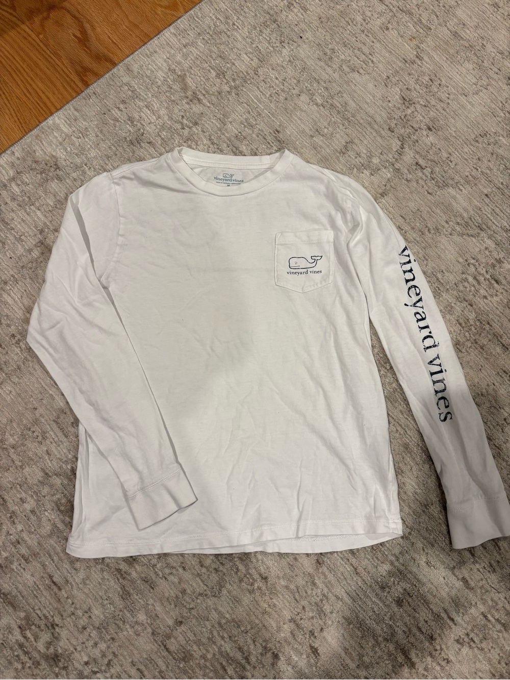 Vineyard Vines White Long-Sleeve Pocket Tee with Navy Sleeve Script